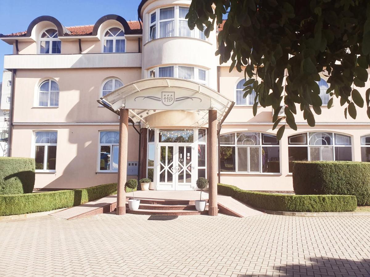 Hotel Ðakovo Exterior foto